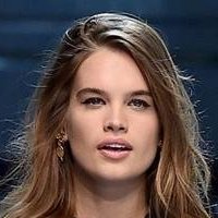 Stormi Henley Nøgen