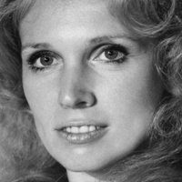 Susan Anspach Nøgen