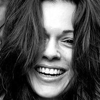 Suzan Anbeh Nøgen