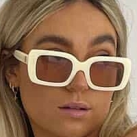 Taila Ella Nøgen