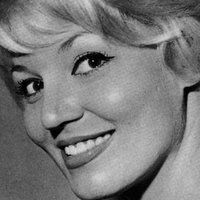 Tania Velia Nøgen