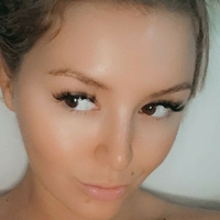 Taylor Lavie Nøgen