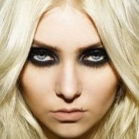 Taylor Momsen Nøgen