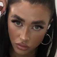 Taylorrlynch Nøgen