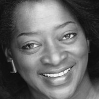 Tonea Stewart Nøgen