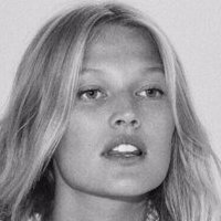 Toni Garrn Nøgen