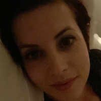 unconstrainedbyu Nøgen
