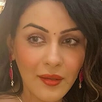 Yamini Malhotra Nøgen