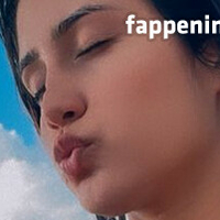 Yasmim Suellem Nøgen