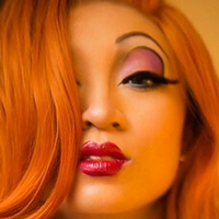 Yaya Han Nøgen