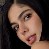 Yineth Medina Nøgen