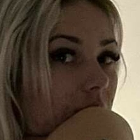 Zara Mander Nøgen